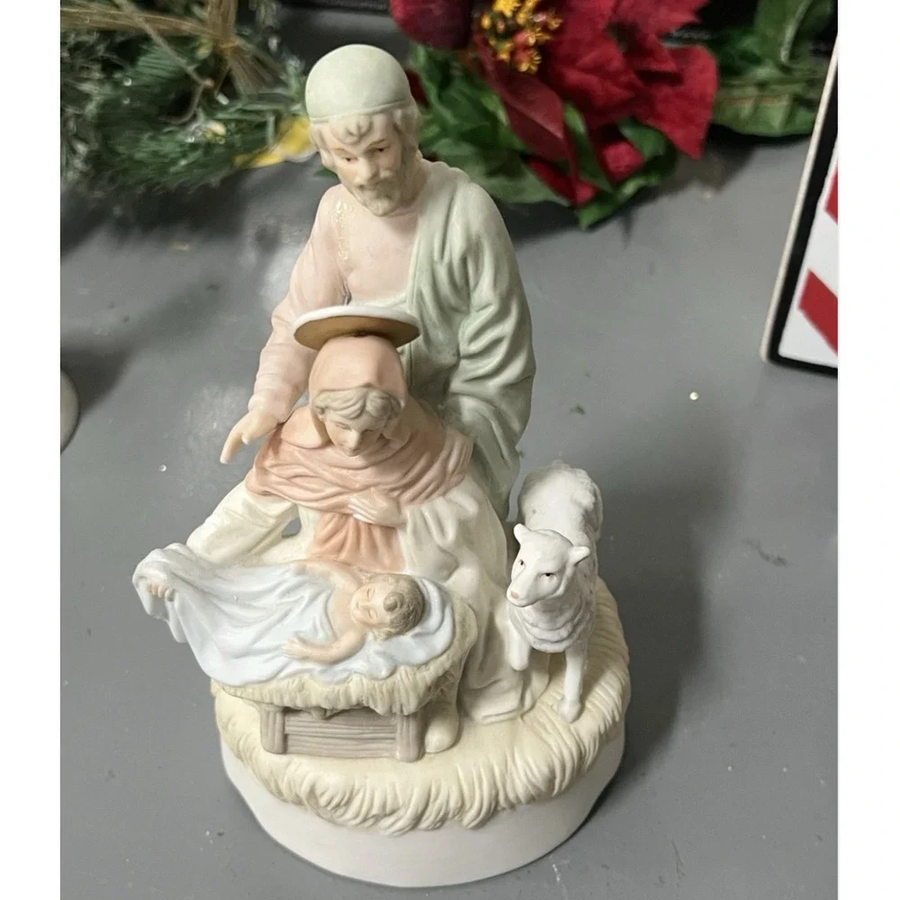1983 Lefton Christopher Collection Musical Nativity‎ Away in a Manger Figurine